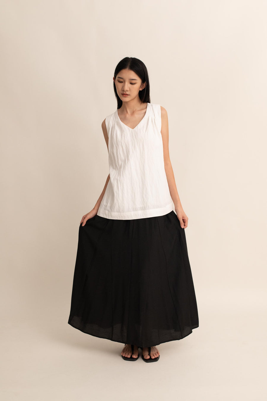 Solenne V-neck Pleated Top